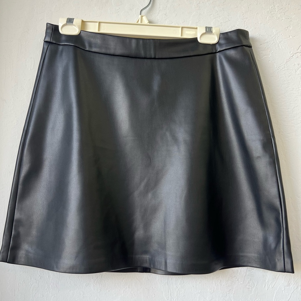 Elegant Black Faux Leather Skirt, size L